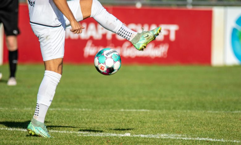 labdarúgó, labdarúgás, football